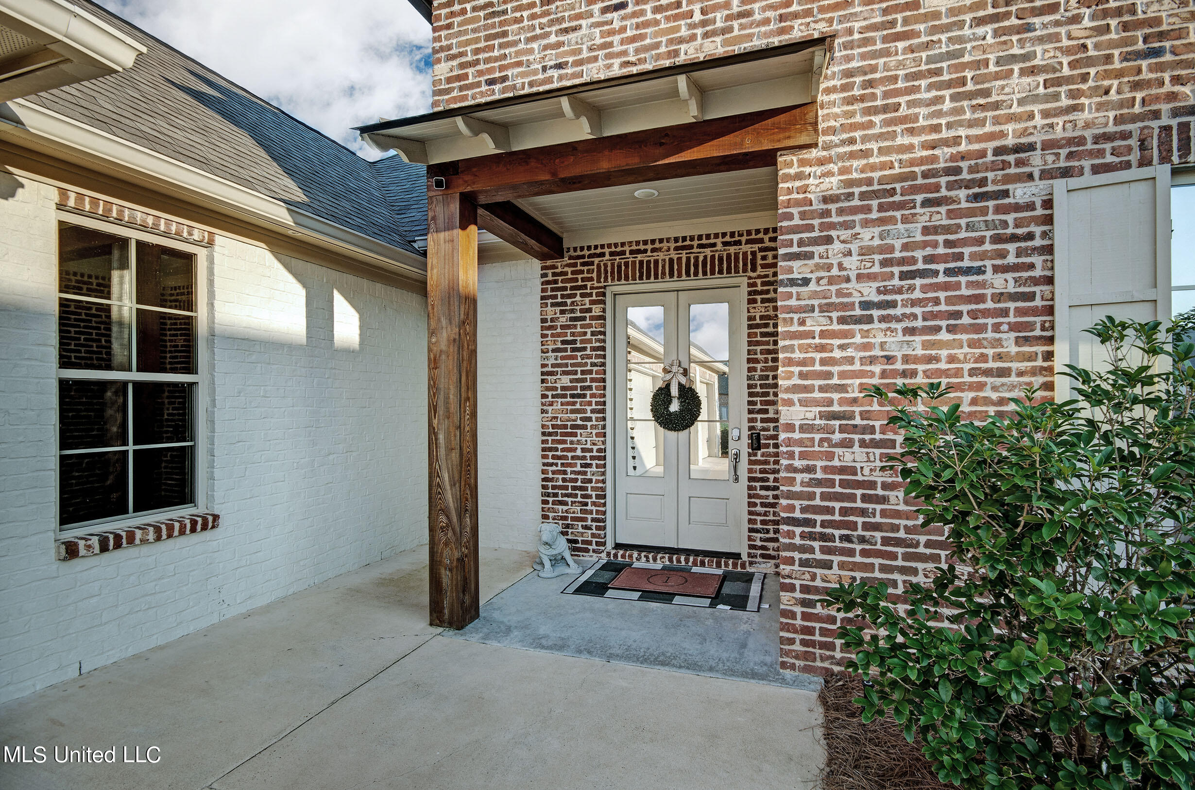 205 Harris Circle Madison, MS 39110 - Photo 2 of 32 205 Harris Cir Front Porch
