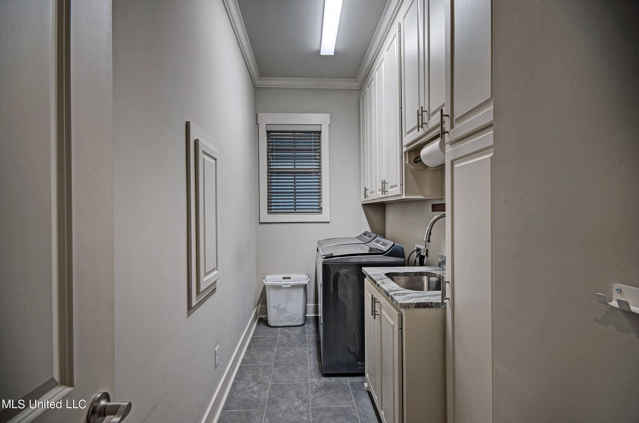 205 Harris Circle Madison, MS 39110 - Photo 23 of 32 205 Harris Cir Laundry
