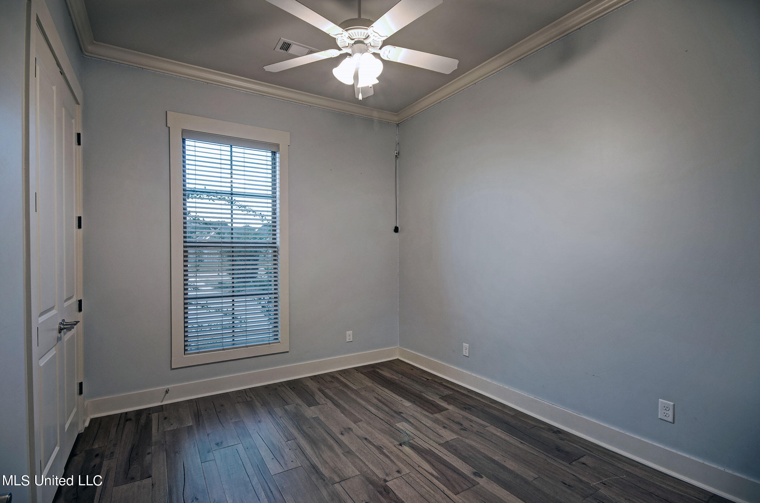205 Harris Circle Madison, MS 39110 - Photo 24 of 32 205 Harris Cir Hall Bedroom No3