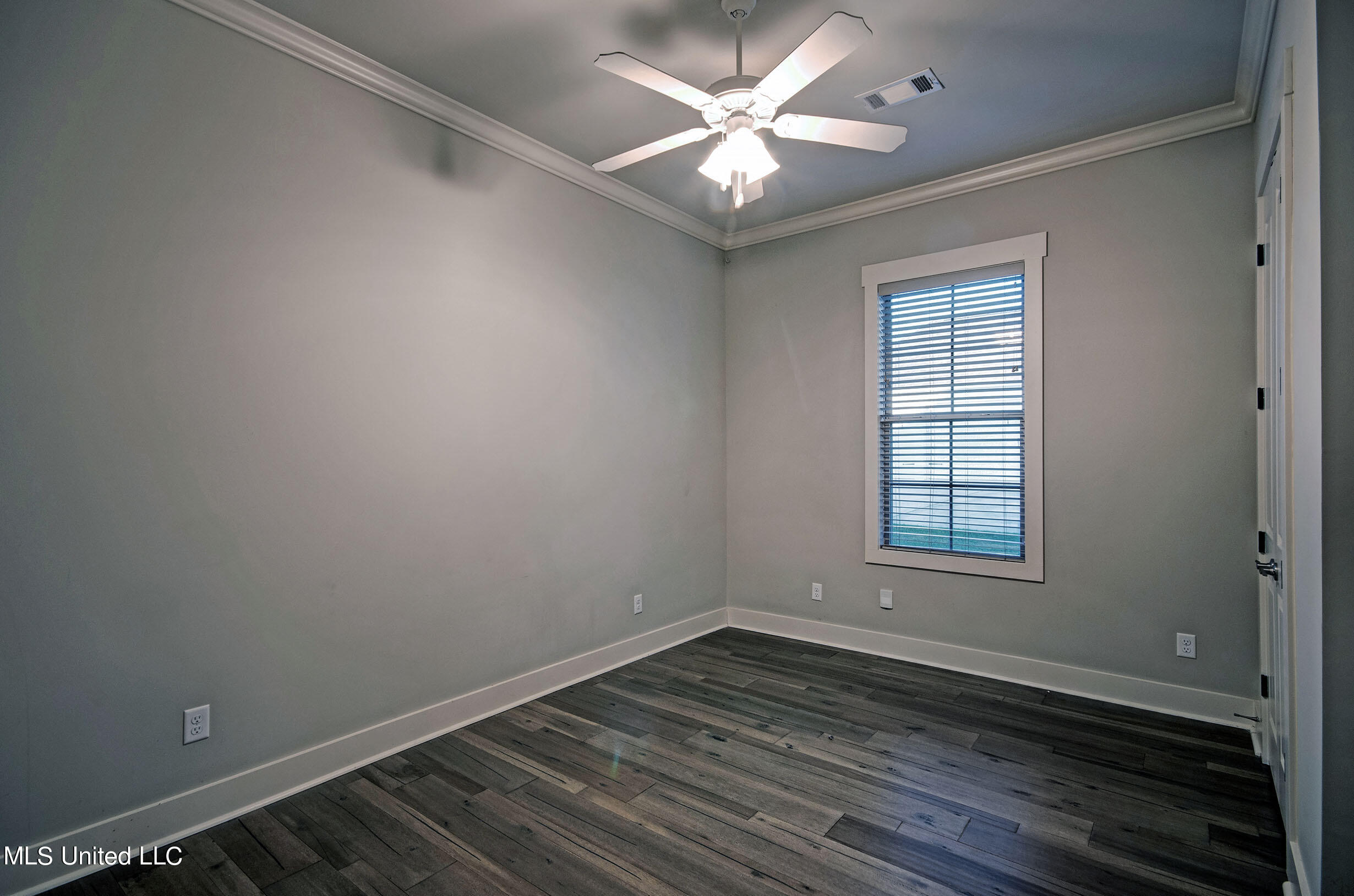 205 Harris Circle Madison, MS 39110 - Photo 28 of 32 205 Harris Cir Hall Bedroom No4