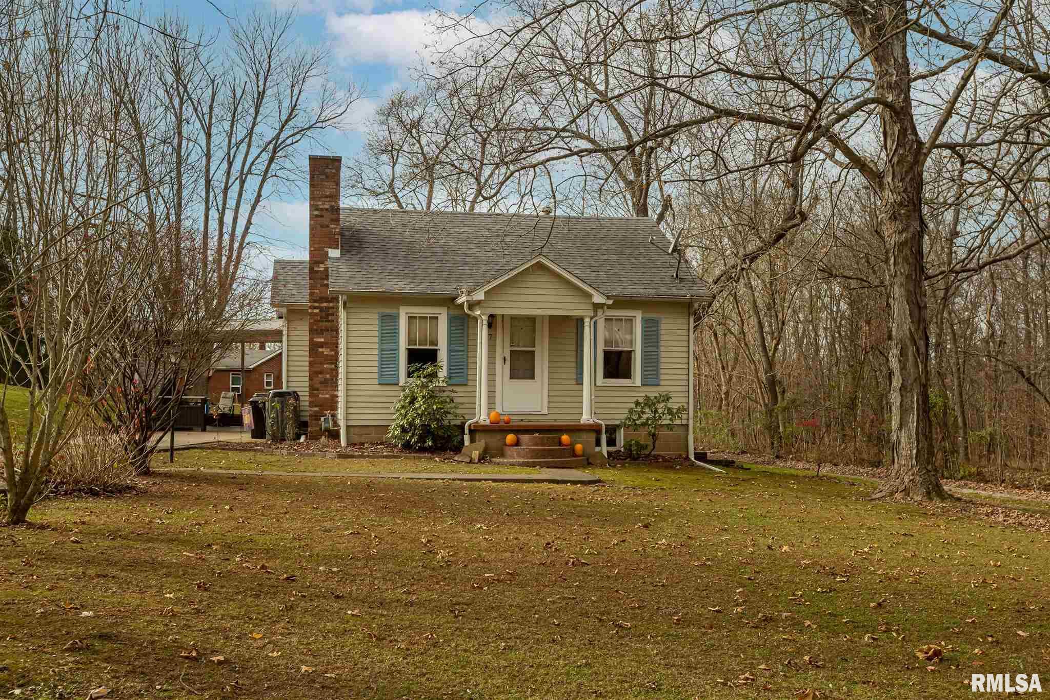 827 Crowell Road Carbondale, IL 62902 - Photo 1 of 27 Gallery Image 1