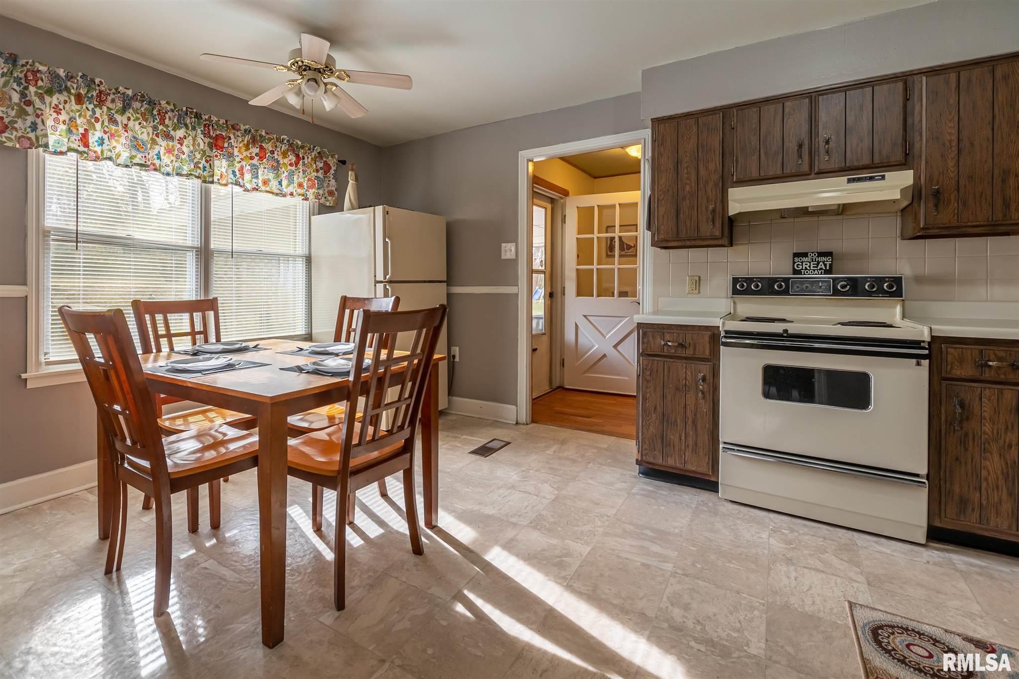 827 Crowell Road Carbondale, IL 62902 - Photo 10 of 27 Gallery Image 10