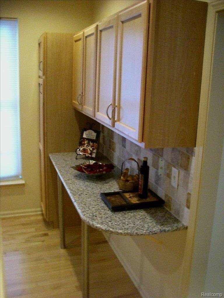 41674 Mitchell Road Novi, MI 48377 - Photo 3 of 16 kitchen
