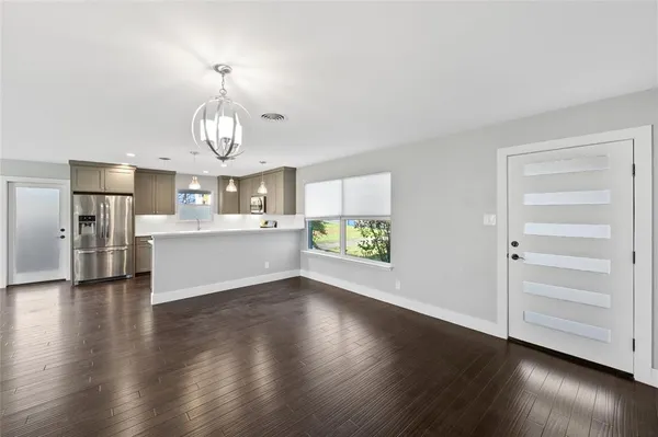 $2,400 | 1305 Glenwood Drive, Austin, TX 78723