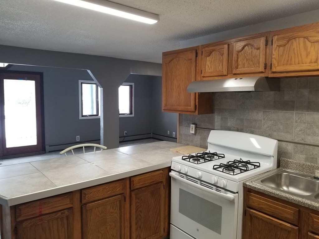80 Merrill Road Springfield, MA 01119 - Photo 4 of 15