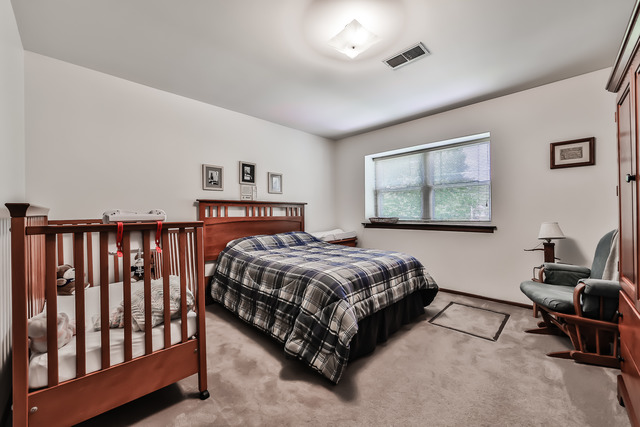 400 Uvedale Road Riverside, IL 60546 - Photo 16 of 25