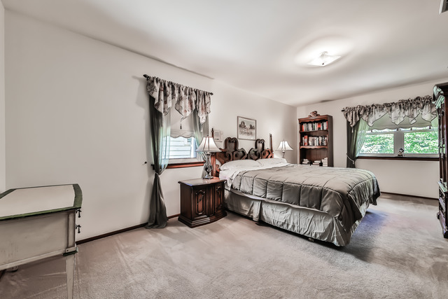 400 Uvedale Road Riverside, IL 60546 - Photo 17 of 25