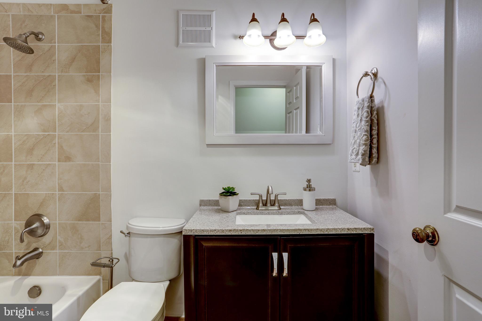 3205 Sutton Place Northwest, Unit D Washington, DC 20016 - Photo 11 of 25 Second full bathroom