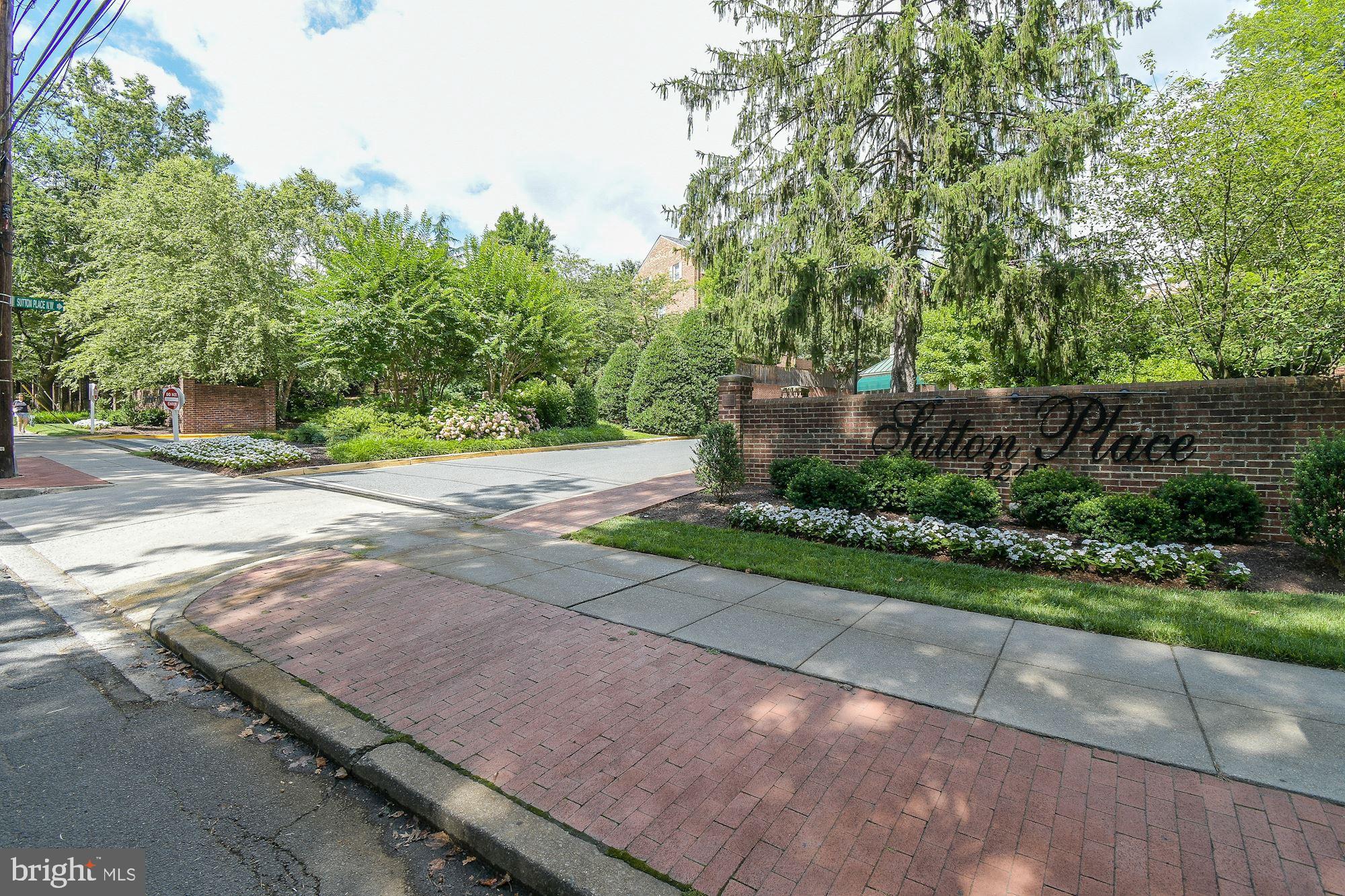 3205 Sutton Place Northwest, Unit D Washington, DC 20016 - Photo 20 of 25 Sutton Place Entrance