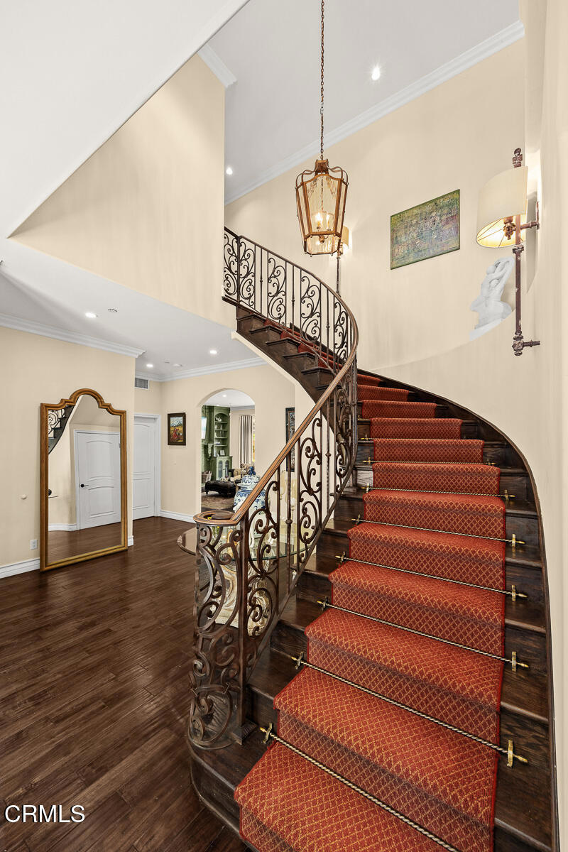 574 Camillo Road Sierra Madre, CA 91024 - Photo 30 of 72 a view of entryway and hall