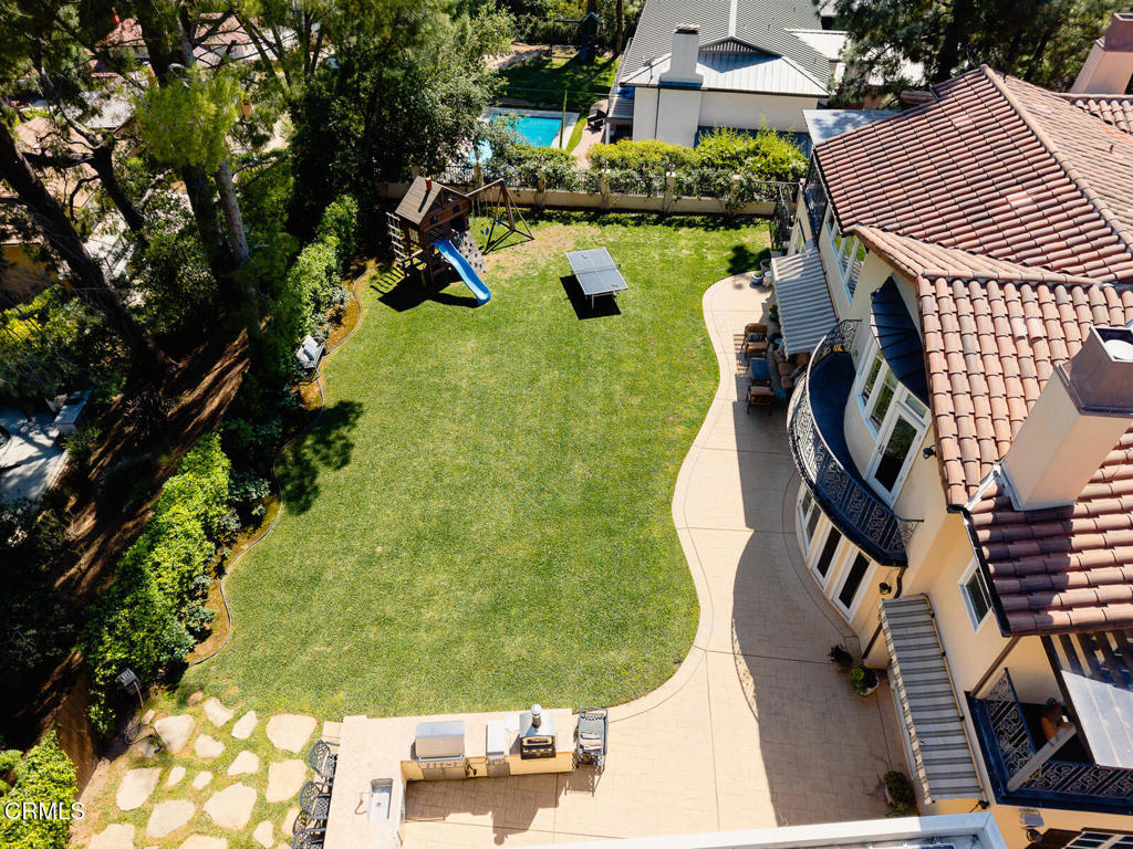 574 Camillo Road Sierra Madre, CA 91024 - Photo 68 of 72 a view of a swimming pool with sitting area