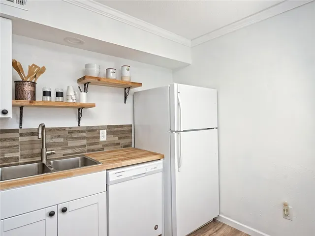 $895 | 1840 Burton Drive, Unit 226, Austin, TX 78741