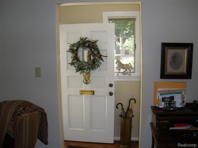 2667 Pembroke Road Birmingham, MI 48009 - Photo 2 of 18 P1010710