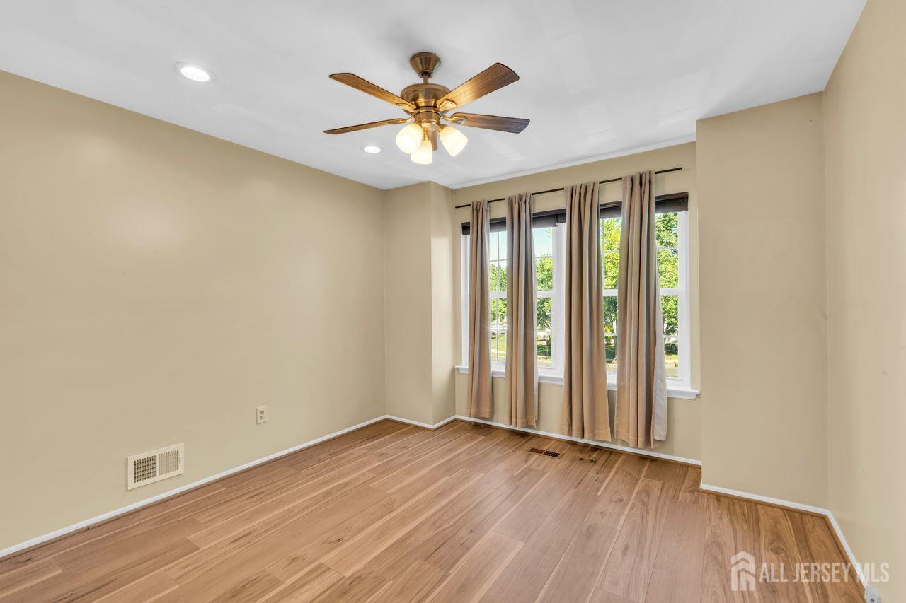 385 Draco Road Piscataway, NJ 08854 - Photo 16 of 25