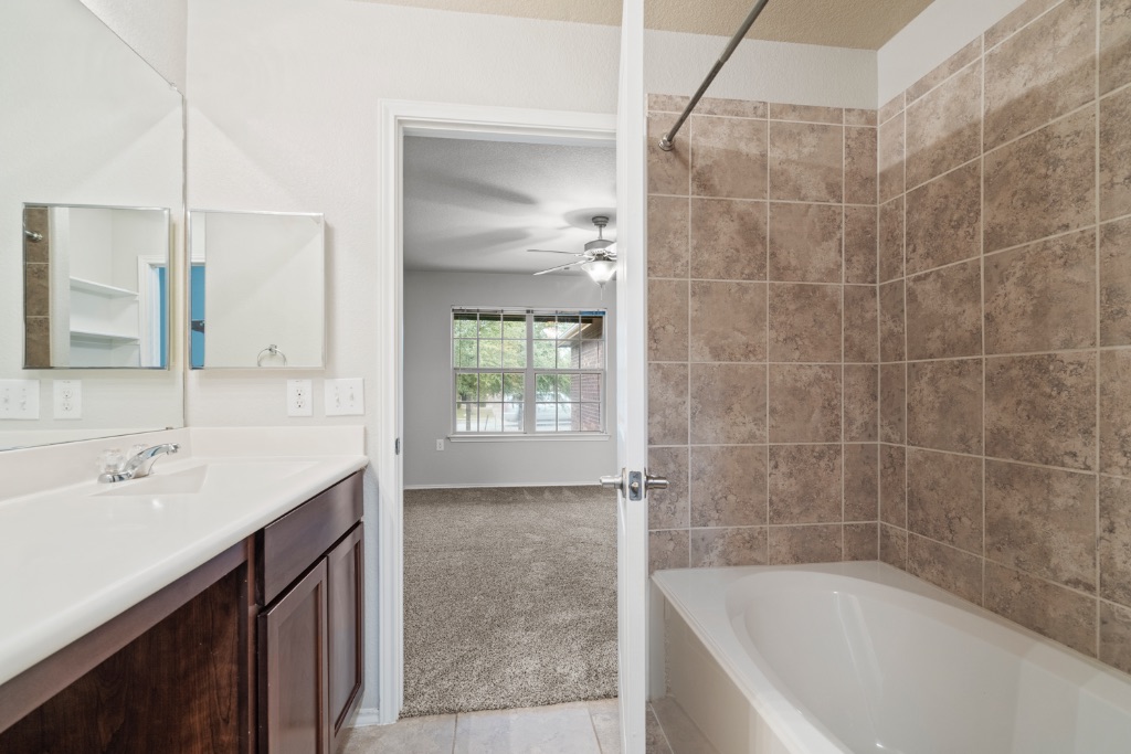 7204 Outfitter Drive Austin, TX 78744 - Photo 16 of 33
