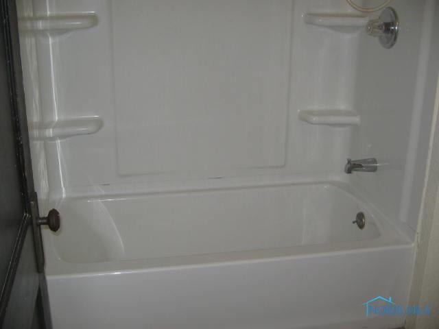 4035 Wetzler Road Toledo, OH 43612 - Photo 13 of 16 Gallery Image 13