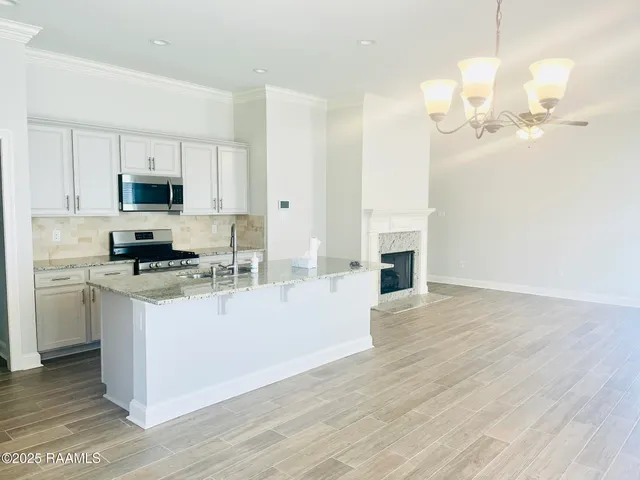 $2,070 | 6217 Lake Edge Drive, Baton Rouge, LA 70820