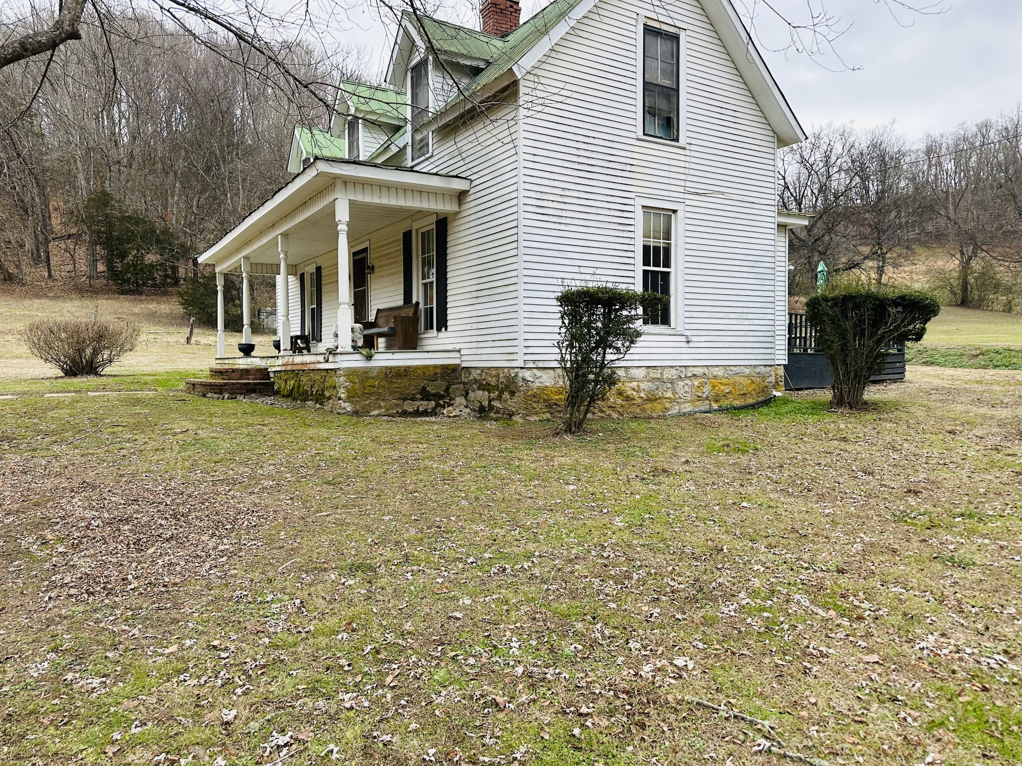 247 Hamestring Road Fayetteville, TN 37334 - Photo 6 of 29 a view of a house with backyard and sitting area