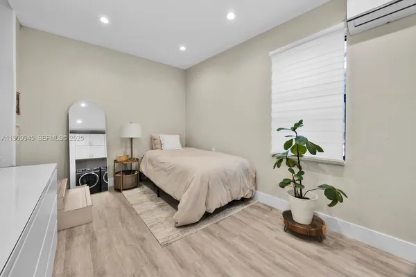 $6,500 | 1009 Genoa Street, Coral Gables, FL 33134