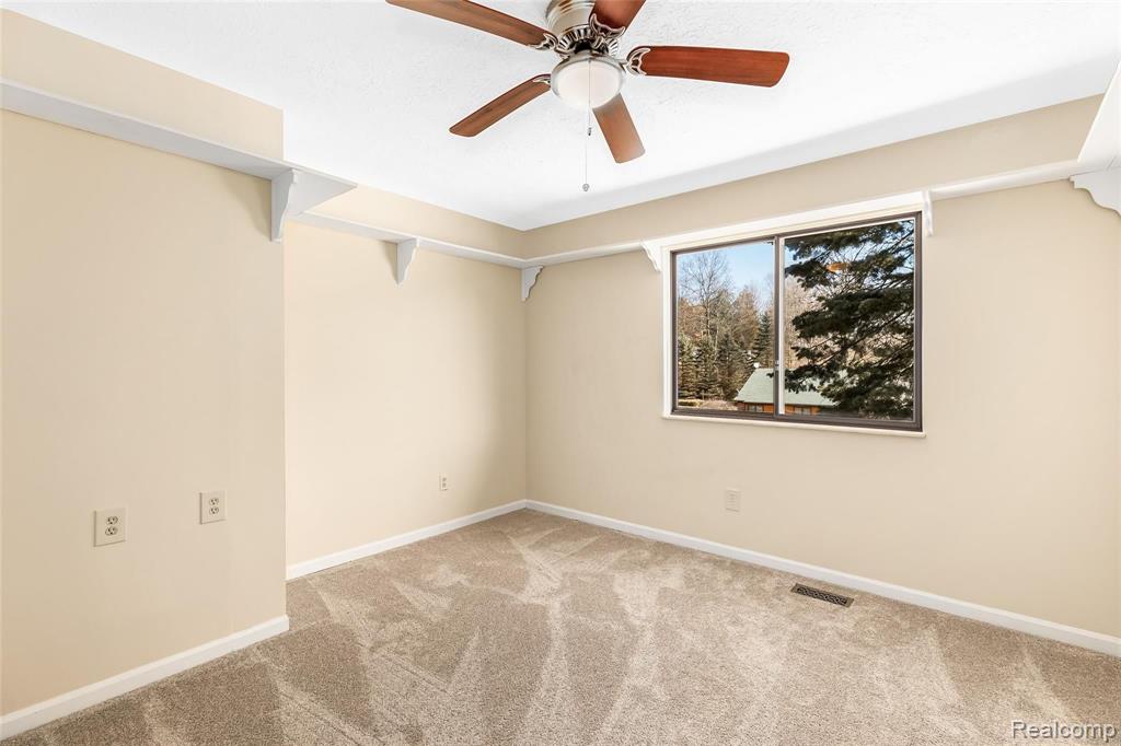 5412 Prairie View Brighton, MI 48116 - Photo 23 of 34