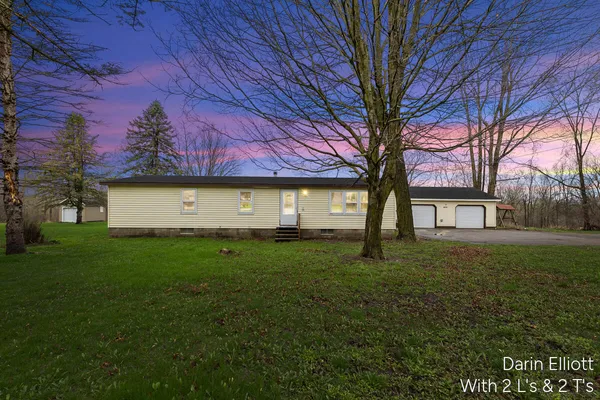 $164,900 | 400 West Bridge Street, Lyons, MI 48851