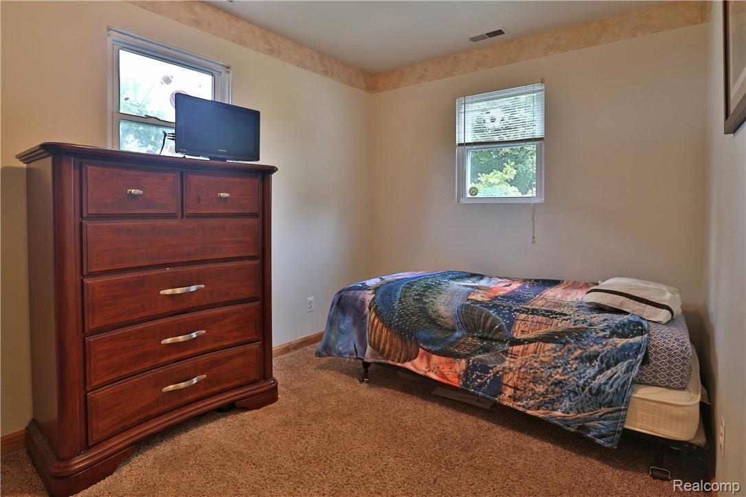 12518 Sumpter Road Carleton, MI 48117 - Photo 13 of 17 2B8A9842.jpg