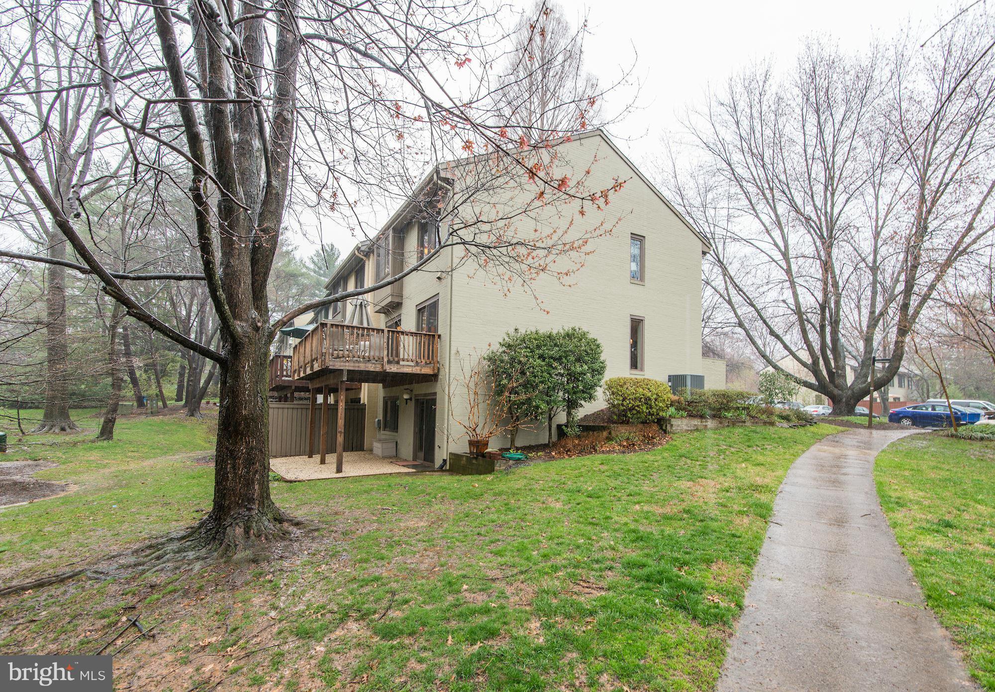 2030 Golf Course Drive Reston, VA 20191 - Photo 26 of 26 Exterior (Rear)
