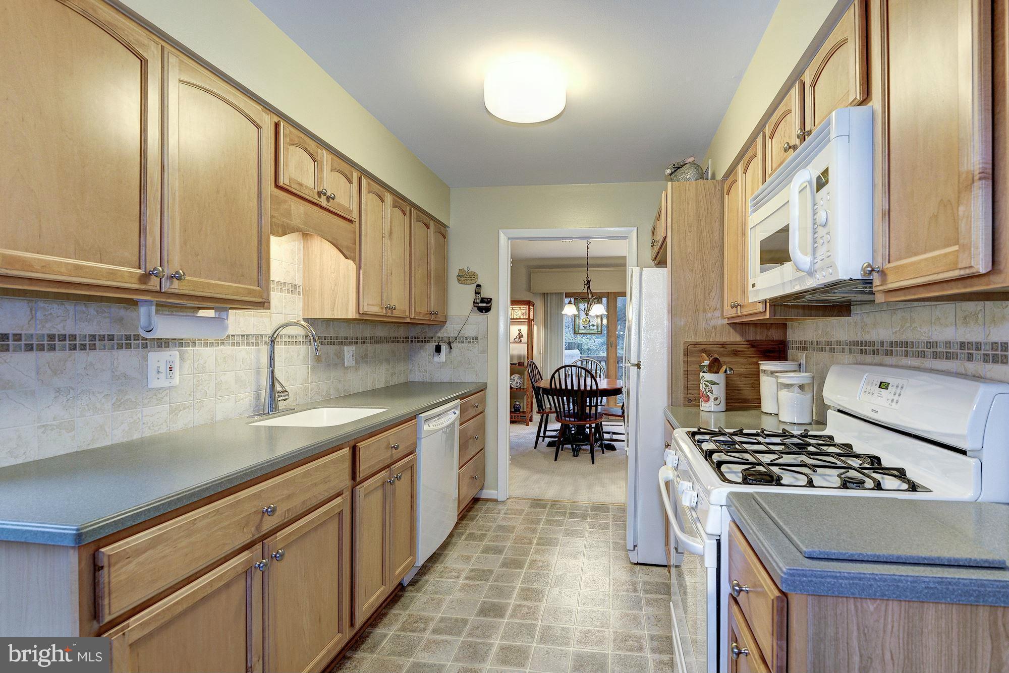 2030 Golf Course Drive Reston, VA 20191 - Photo 9 of 26 Kitchen