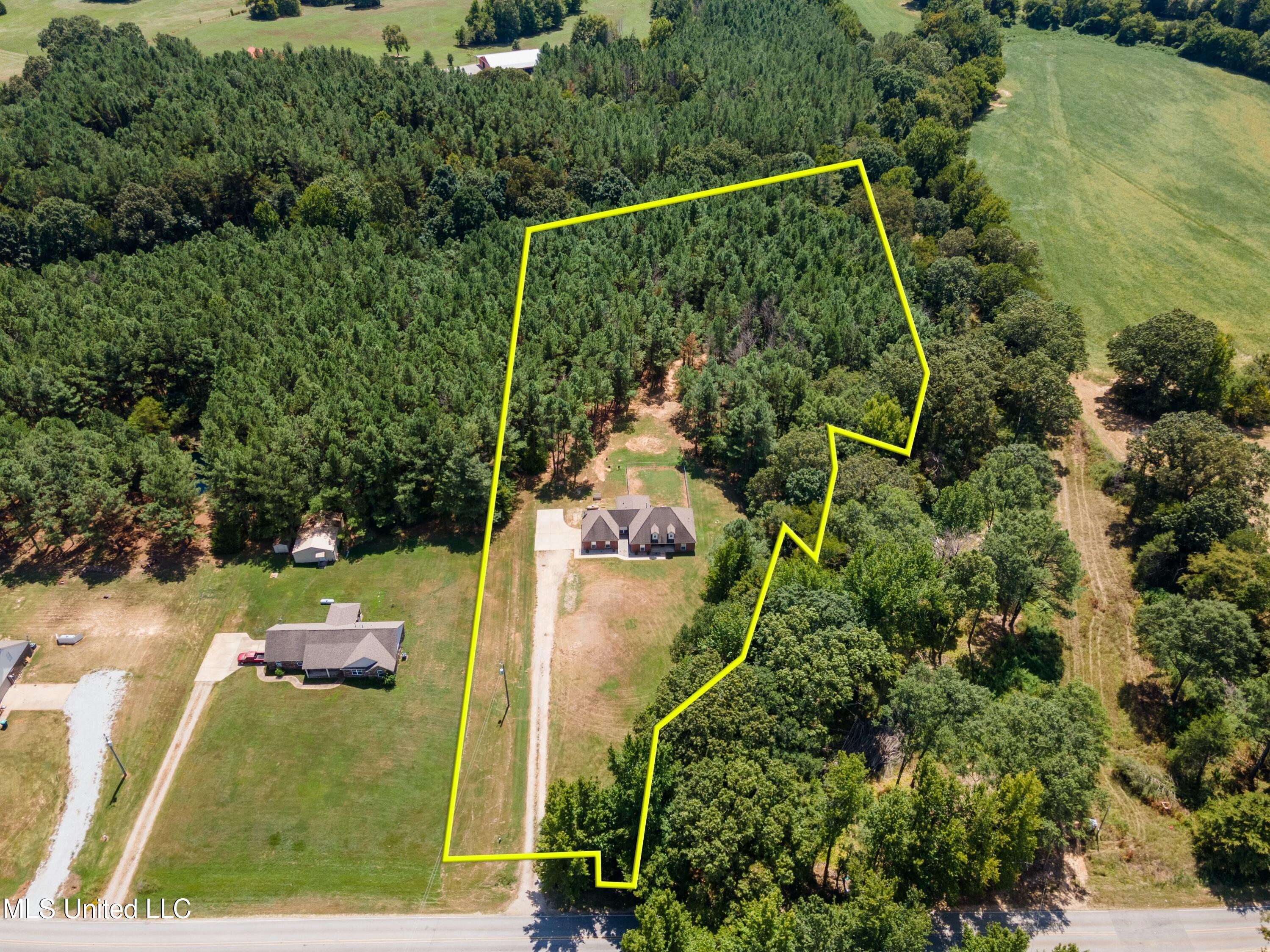 619 Watson Road Byhalia, MS 38611 - Photo 2 of 32 4.2 acres!