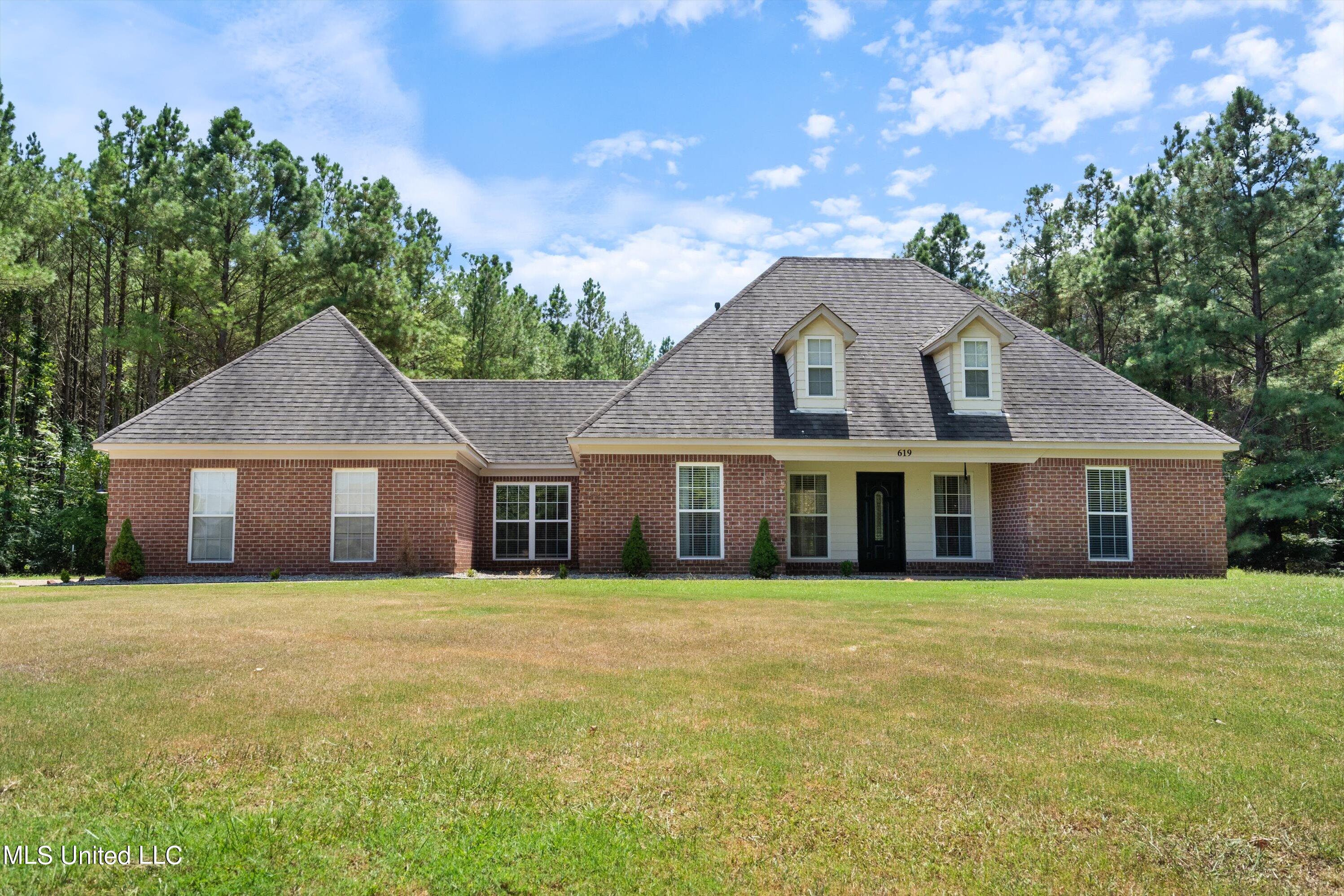 619 Watson Road Byhalia, MS 38611 - Photo 3 of 32 Front View!