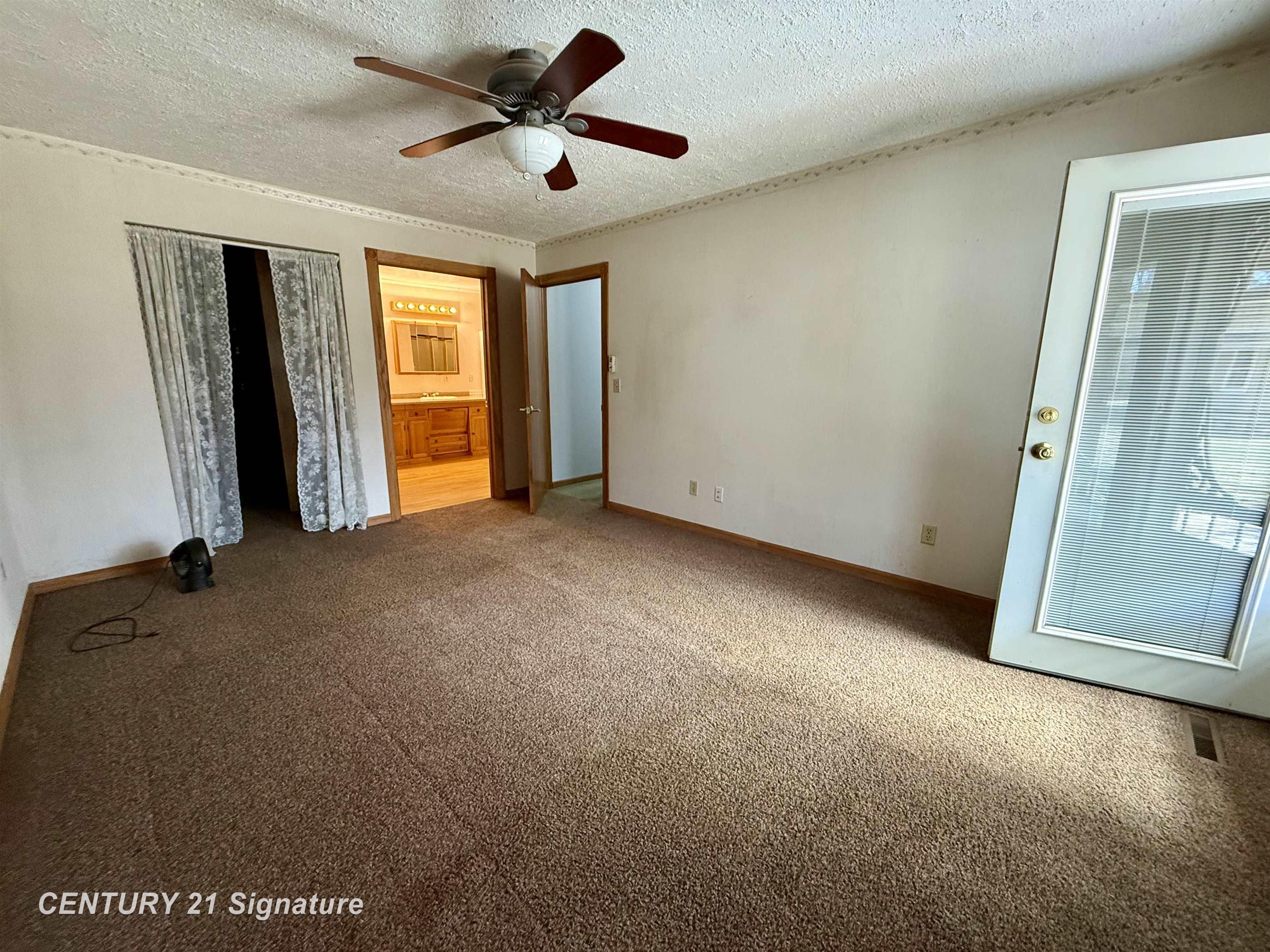 7083 Hackett Road Freeland, MI 48623 - Photo 11 of 28