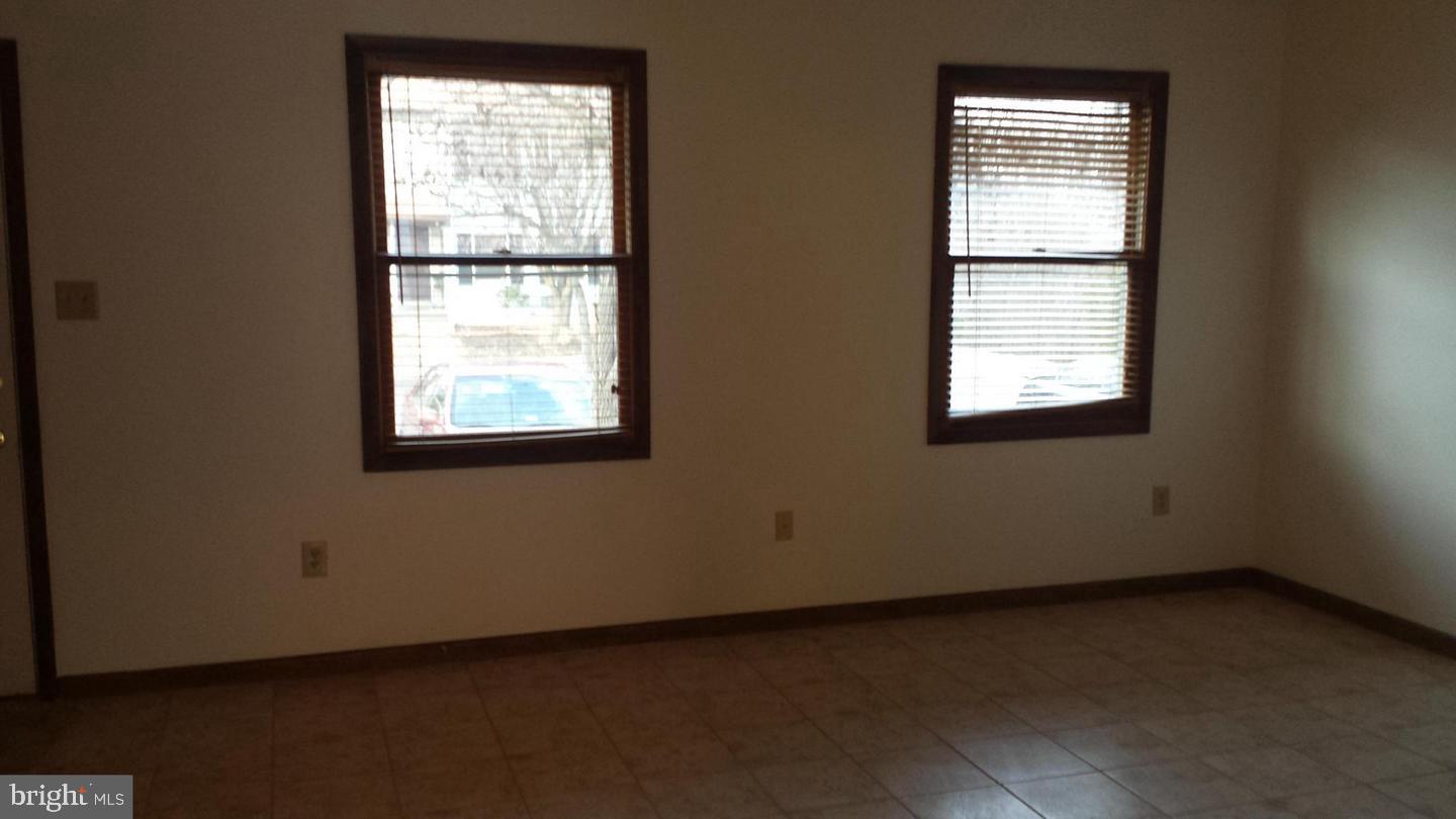 5134 Redbud Road Fredericksburg, VA 22407 - Photo 5 of 13 Gallery Image 5