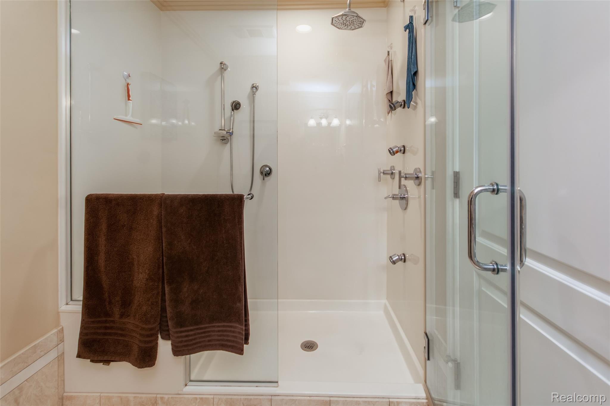 3175 Janea Rue Boulevard Monroe, MI 48162 - Photo 15 of 31 DSC_2493enf.jpg