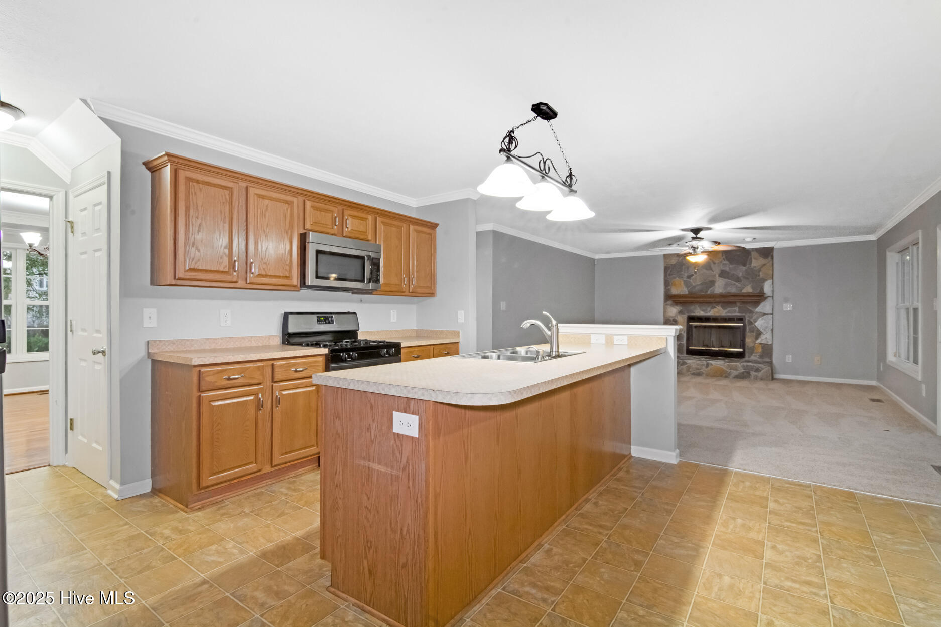 102 Huntington Court Jacksonville, NC 28540 - Photo 11 of 38 DSC_1198-F