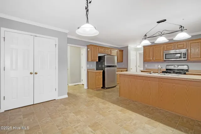 $2,200 | 102 Huntington Court, Jacksonville, NC 28540