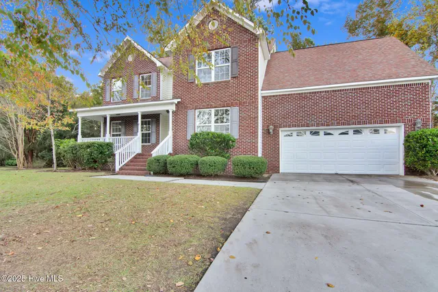 $2,200 | 102 Huntington Court, Jacksonville, NC 28540