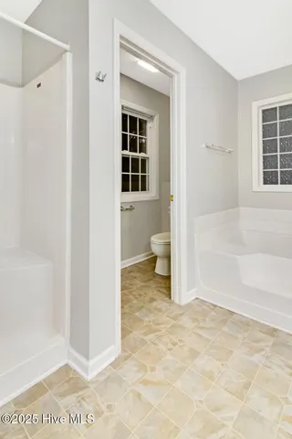 $2,200 | 102 Huntington Court, Jacksonville, NC 28540