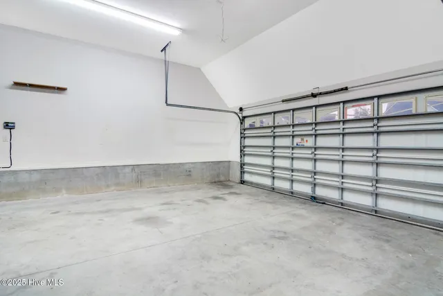 $2,200 | 102 Huntington Court, Jacksonville, NC 28540