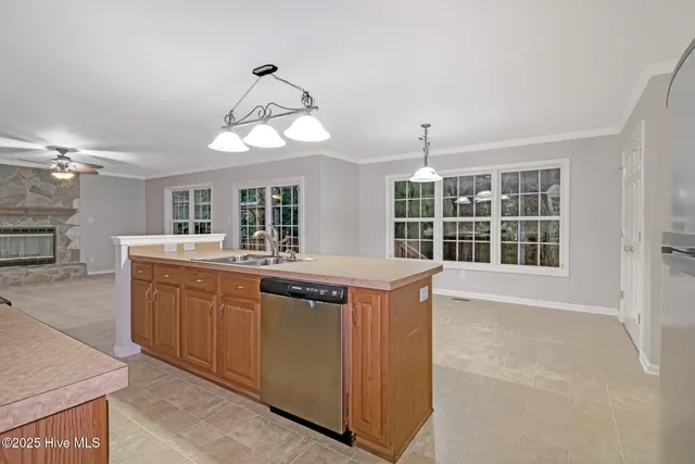 $2,200 | 102 Huntington Court, Jacksonville, NC 28540