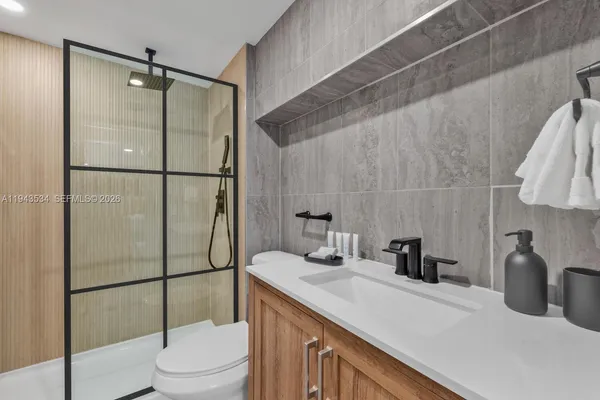 $4,250,000 | 5445 Collins Avenue, Unit M9 M10 M11 M12, Miami Beach, FL 33140