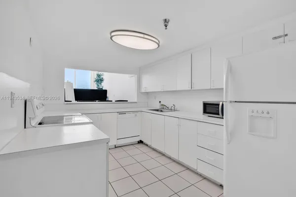 $4,250,000 | 5445 Collins Avenue, Unit M9 M10 M11 M12, Miami Beach, FL 33140