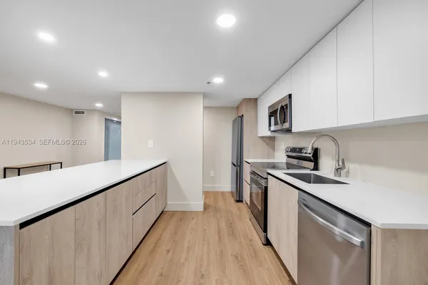 $4,250,000 | 5445 Collins Avenue, Unit M9 M10 M11 M12, Miami Beach, FL 33140