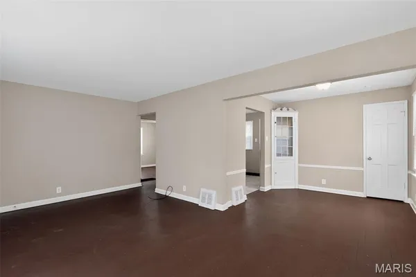 $89,900 | 2037 Bainbridge Drive, St. Louis, MO 63133