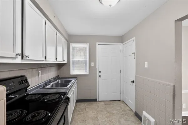 $89,900 | 2037 Bainbridge Drive, St. Louis, MO 63133