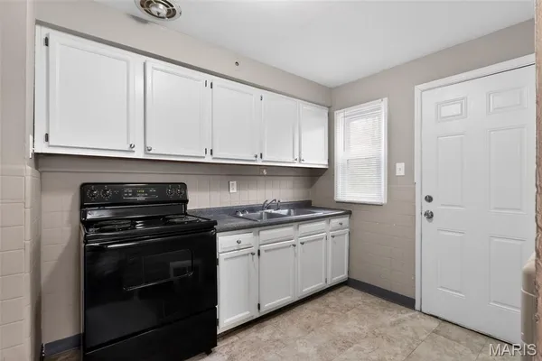 $89,900 | 2037 Bainbridge Drive, St. Louis, MO 63133