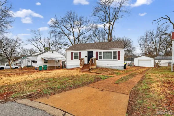 $89,900 | 2037 Bainbridge Drive, St. Louis, MO 63133