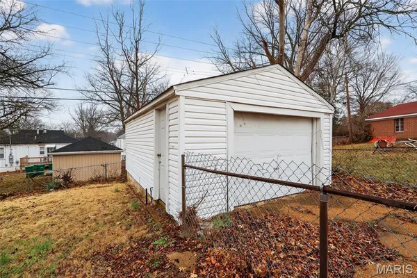 $89,900 | 2037 Bainbridge Drive, St. Louis, MO 63133