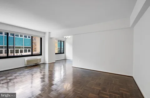 $385,000 | 3601 Wisconsin Avenue Northwest, Unit 111, Washington, DC 20016