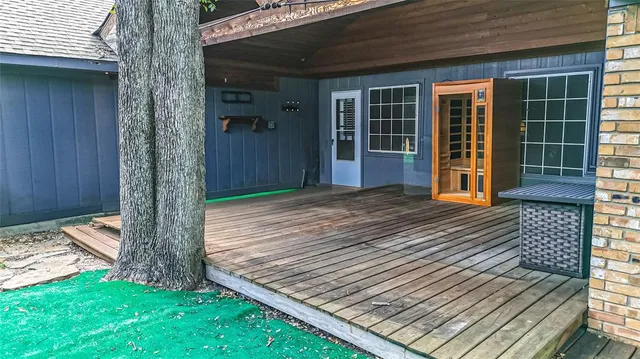 a view of entrance door of the house
