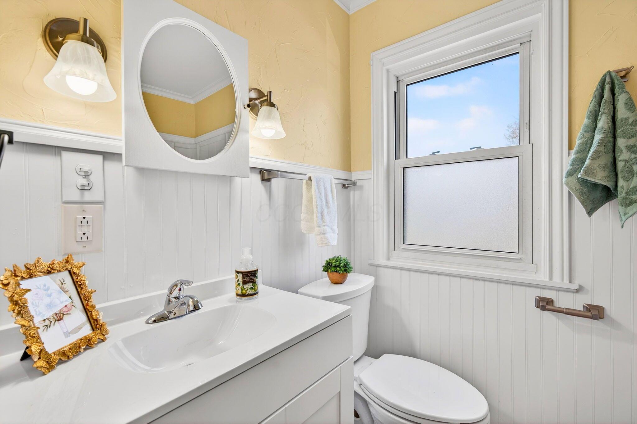 892 North Court Street Circleville, OH 43113 - Photo 47 of 58 A bright and cheerful full bath. New vanity with deep tub for soaking and shower.